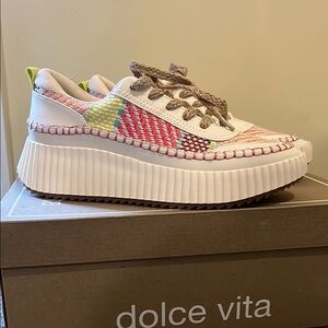NWT- Dolce Vita Daran Multicolor Platform Sneakers size 8 ½